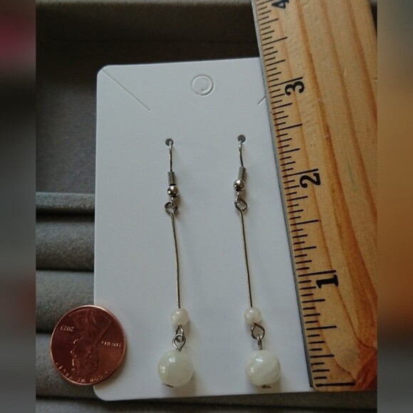 Sweet light Pink dangling earrings - Picture 2 of 5